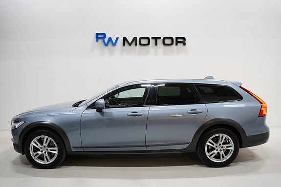 Volvo V90 Cross Country 3 of 5