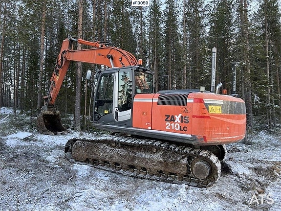 Hitachi ZX210LC-3 Grävmaskin med rotor och tandskopa (389,00