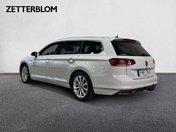 Volkswagen Passat 3 of 20