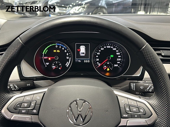 Volkswagen Passat 11 of 20