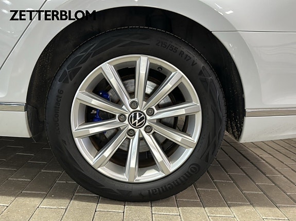 Volkswagen Passat 13 of 20