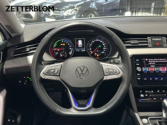 Volkswagen Passat 12 of 20