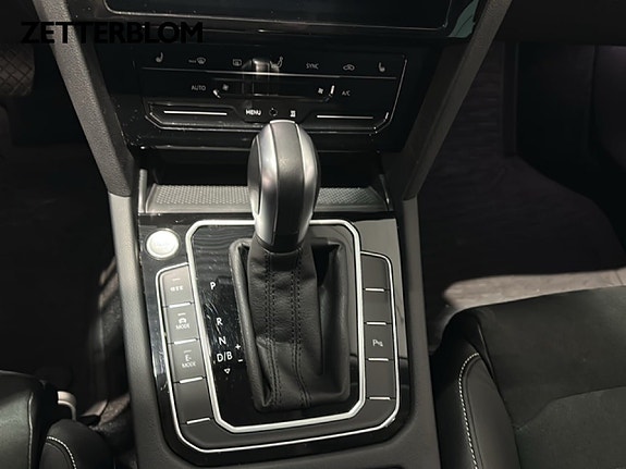 Volkswagen Passat 14 of 20