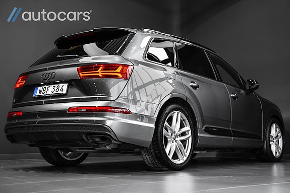 Audi Q7 3 of 5