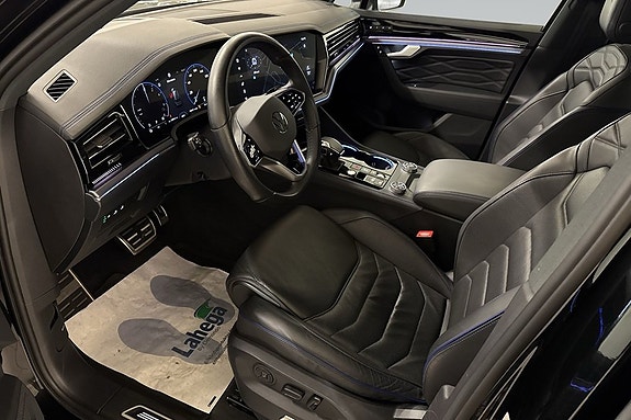 Volkswagen Touareg 9 of 9