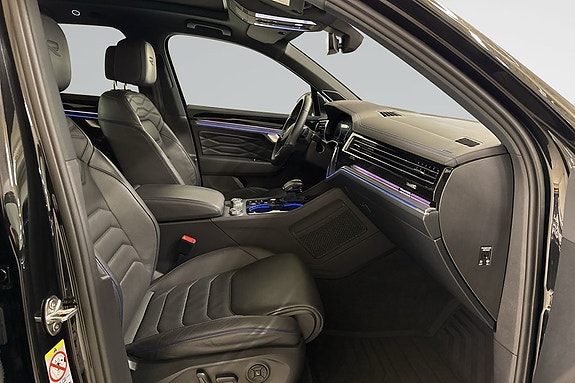 Volkswagen Touareg 7 of 9