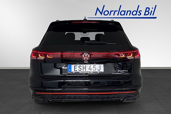 Volkswagen Touareg 4 of 5