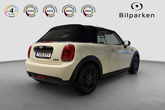 MINI Cooper 2 of 5