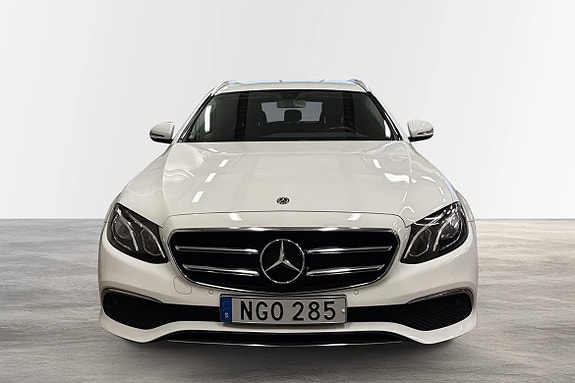 Mercedes-Benz E300 de 2 of 20
