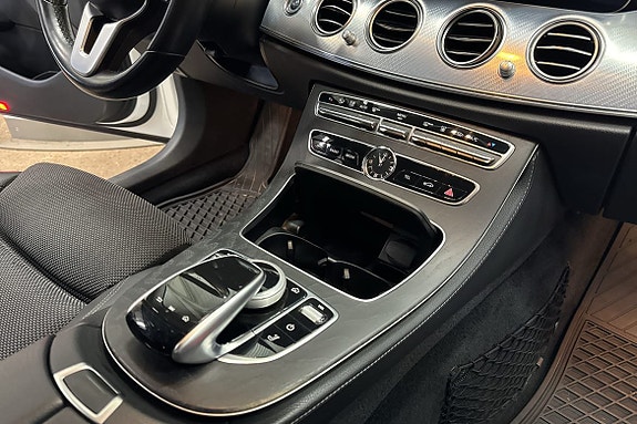 Mercedes-Benz E300 de 19 of 20