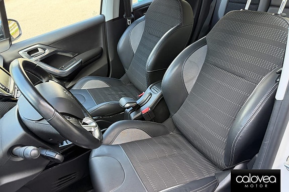 Peugeot 2008 7 of 13