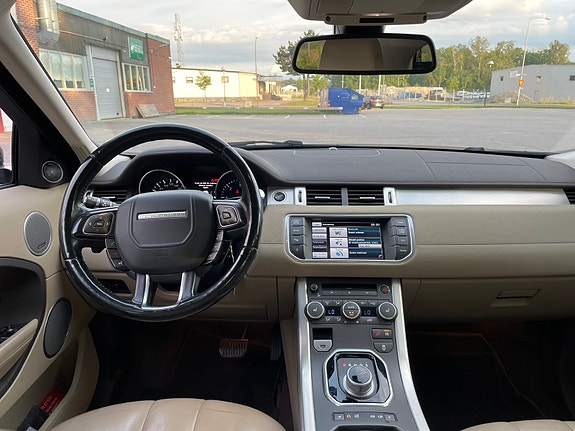 Land Rover Range Rover Evoque 9 of 12