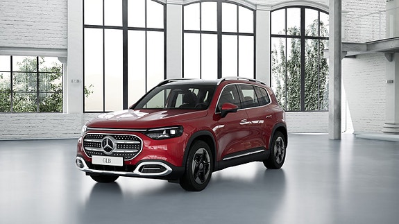 Mercedes-Benz GLB250+ 4 of 5