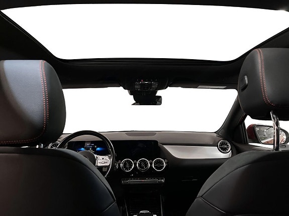 Mercedes-Benz GLA200 d 13 of 26