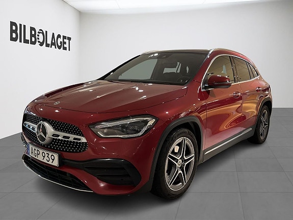 Mercedes-Benz GLA200 d 2 of 5