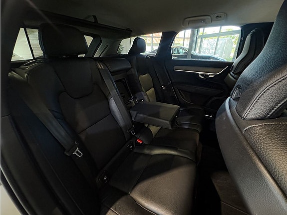 Volvo V90 Cross Country 14 of 27