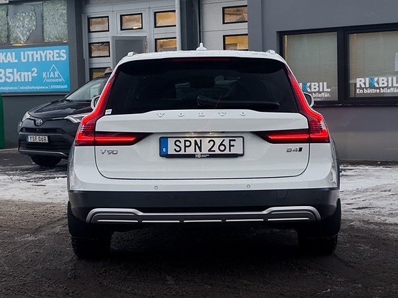 Volvo V90 Cross Country 4 of 5