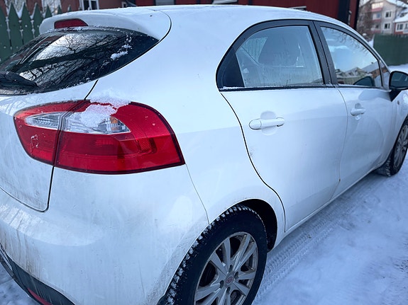Kia Rio 4 of 5