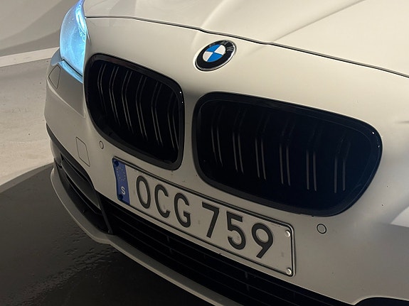 BMW 520d 3 of 5
