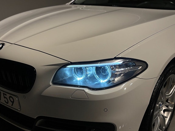 BMW 520d 2 of 5