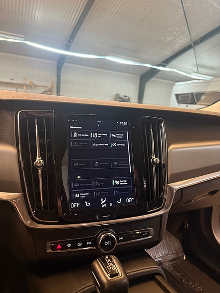Volvo V90 8 of 12