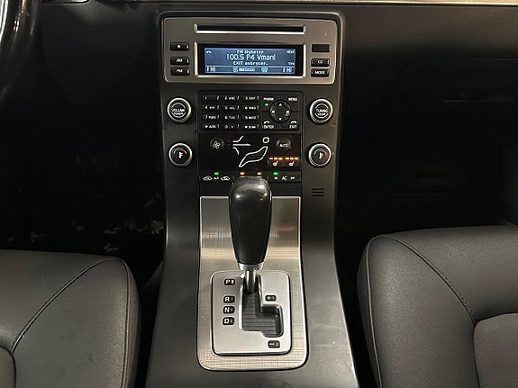 Volvo V70 12 of 17