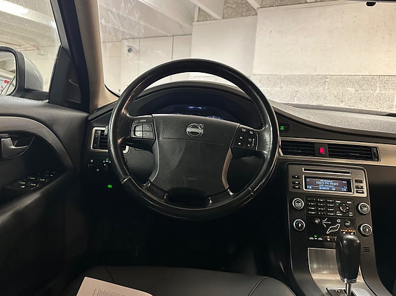 Volvo V70 15 of 17