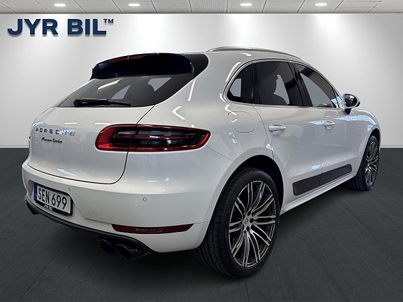 Porsche Macan Turbo 3 of 5