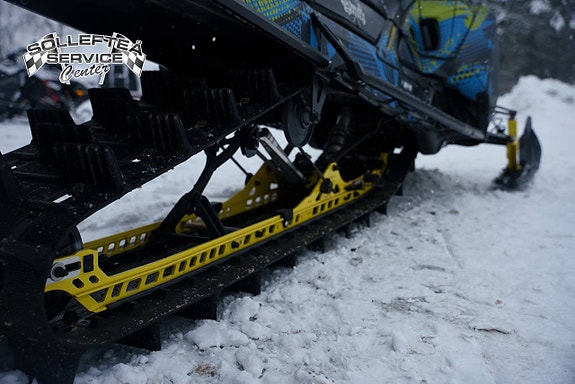SKI-DOO SUMMIT 850 165" -17 5 of 7
