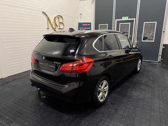 BMW 218 3 of 5