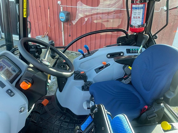 New Holland T4s75 6 of 7