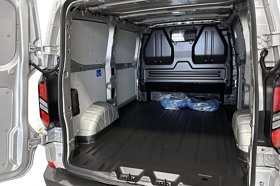 Ford Transit Custom 7 of 12