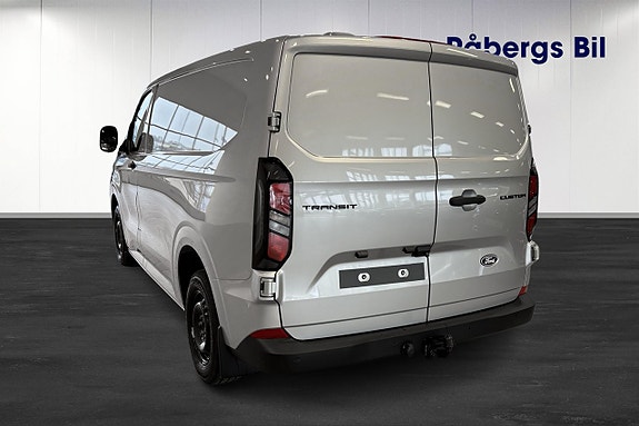 Ford Transit Custom 6 of 12