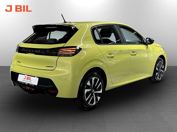 Peugeot 208 2 of 14