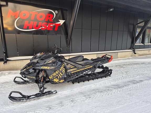 Lynx 850 BOONDOCKER DS 3900 -22