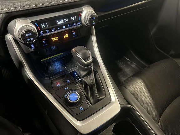 Toyota RAV4 18 of 25