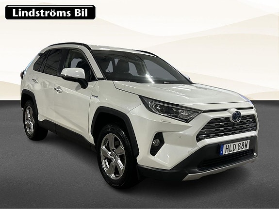 Toyota RAV4 3 of 25