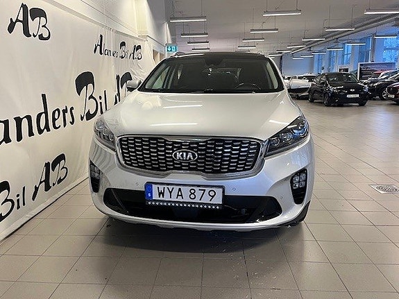 Kia Sorento 2 of 5