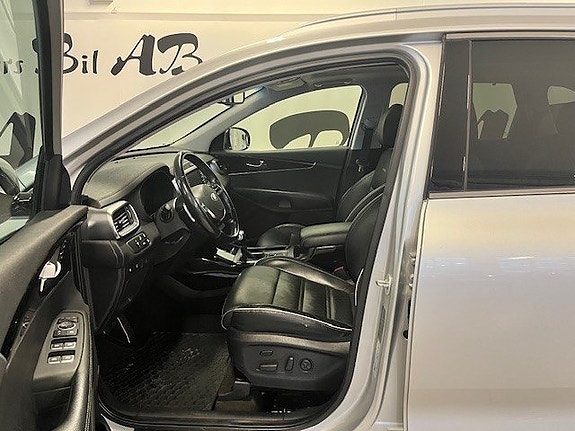 Kia Sorento 9 of 15