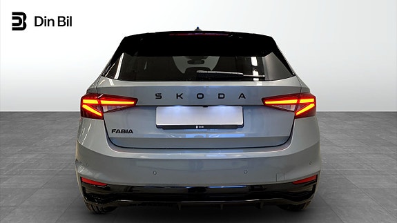 Skoda Fabia 5 of 12