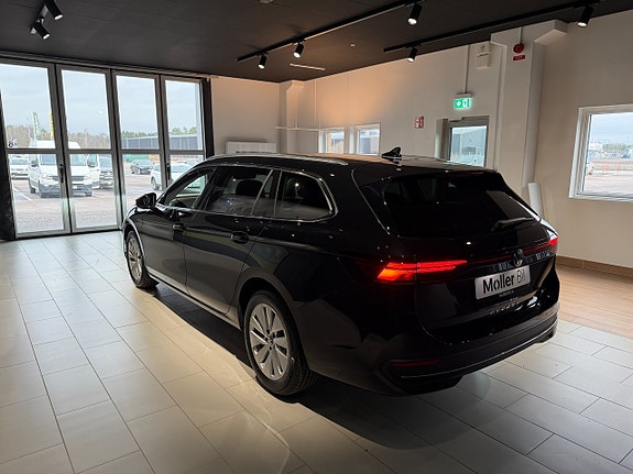 Volkswagen Passat 5 of 25