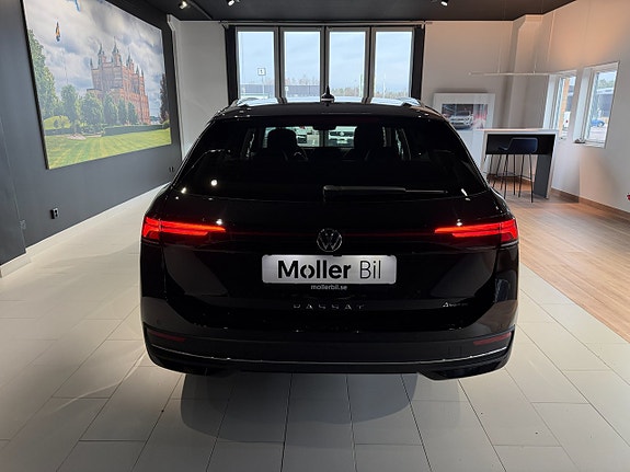 Volkswagen Passat 4 of 25