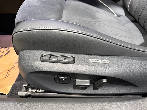 Volkswagen Passat 10 of 25