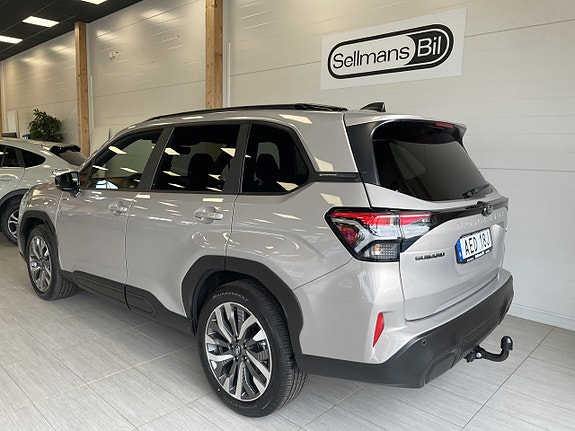 Subaru Forester 2 of 14