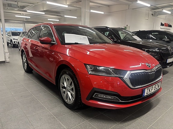 Skoda Octavia 2 of 5