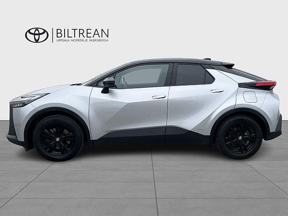 Toyota C-HR 2 of 5