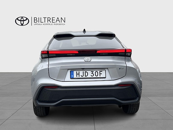 Toyota C-HR 4 of 5