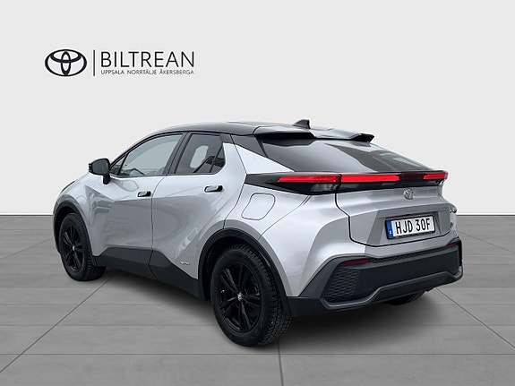 Toyota C-HR 3 of 5