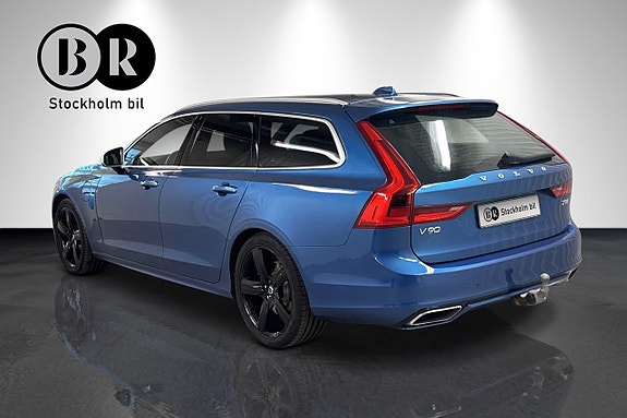 Volvo V90 2 of 5