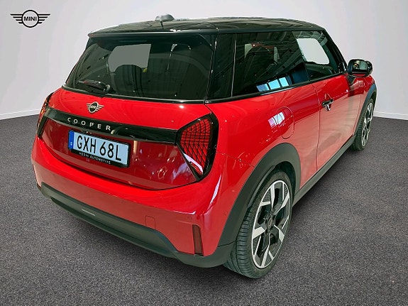MINI Cooper 4 of 5